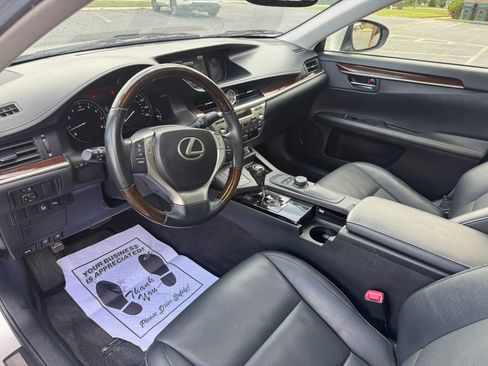 Used 2014 Lexus ES 350 w/ Premium Package FWD image 13
