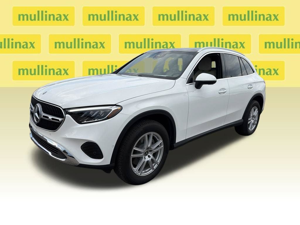 Used 2025 Mercedes-Benz GLC 300 image 4