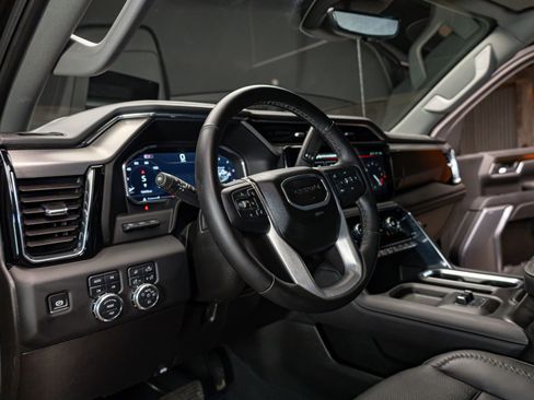 Used 2025 GMC Sierra 3500 Denali w/ Denali Reserve Package image 17