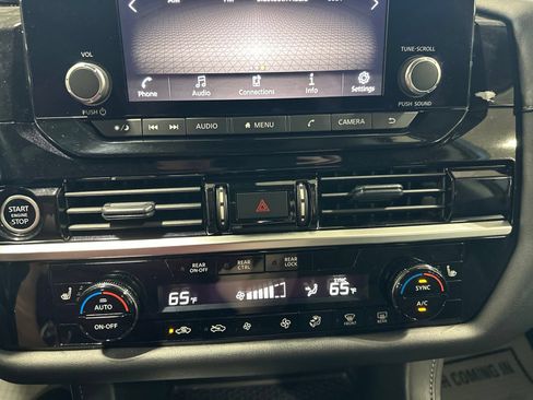 Used 2024 Nissan Pathfinder SV AWD/4WD image 52
