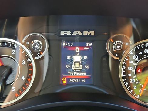 Used 2023 RAM 2500 Big Horn w/ Level 1 Equipment Group image 13