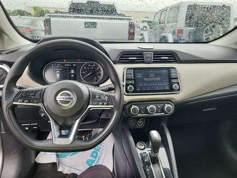 Used 2020 Nissan Versa SV FWD image 8
