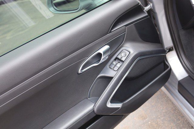 Used 2017 Porsche 911 Carrera RWD image 22