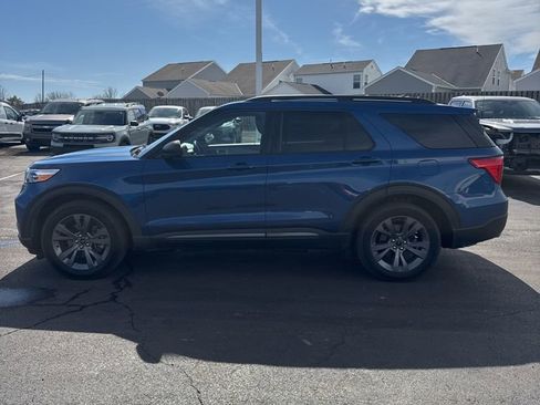 Used 2021 Ford Explorer XLT w/ Equipment Group 202A image 2