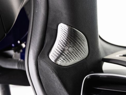 Used 2023 McLaren Artura image 19