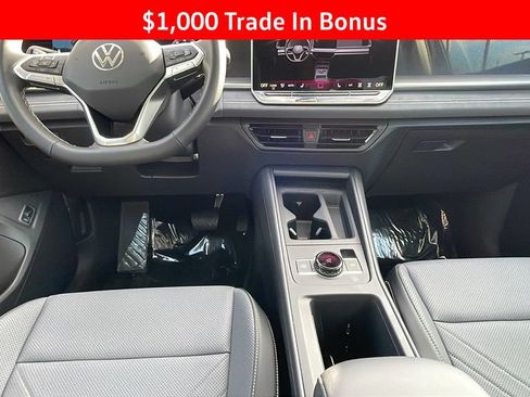 New 2026 Volkswagen Tiguan SE AWD/4WD image 17