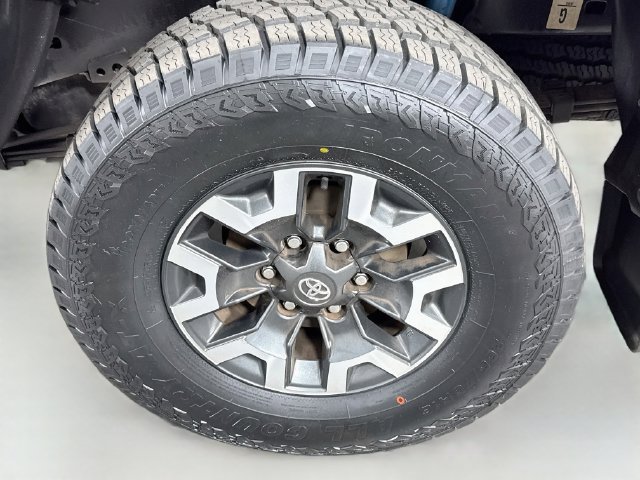 Certified 2022 Toyota Tacoma TRD Off-Road w/ Technology Package AWD/4WD image 30