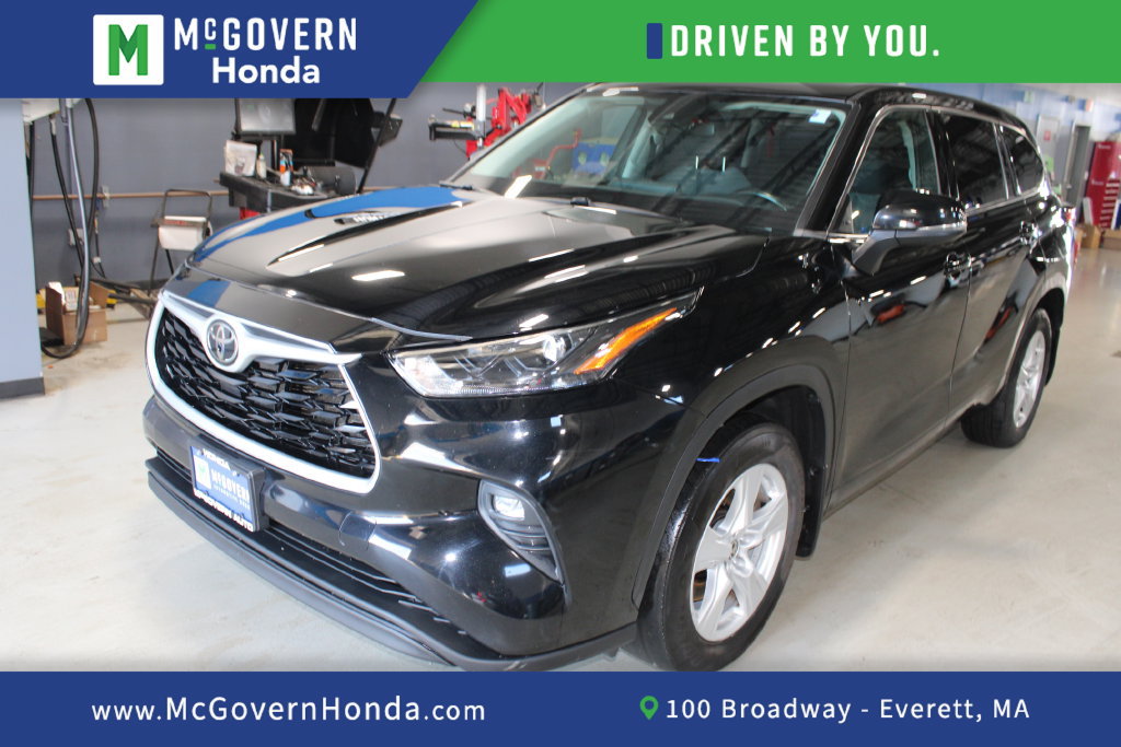 Used 2022 Toyota Highlander LE AWD/4WD image 1