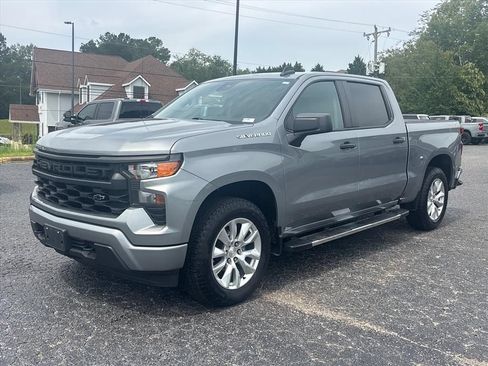 Used 2024 Chevrolet Silverado 1500 Custom AWD/4WD image 3