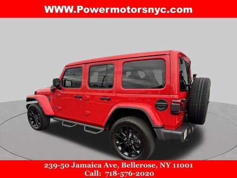 Used 2025 Jeep Wrangler Unlimited Sahara w/ Safety Group AWD/4WD image 3