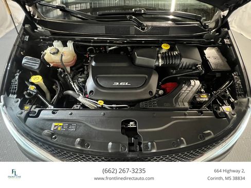 Used 2017 Chrysler Pacifica Limited w/ UConnect Theater Package FWD image 10