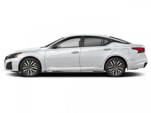 Used 2025 Nissan Altima 2.5 SV image 3