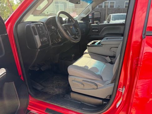 Used 2017 Chevrolet Silverado 2500 W/T w/ Snow Plow Prep Package AWD/4WD image 11