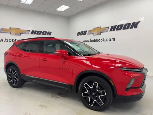 Used 2023 Chevrolet Blazer RS w/ Driver Confidence II Package FWD image 3