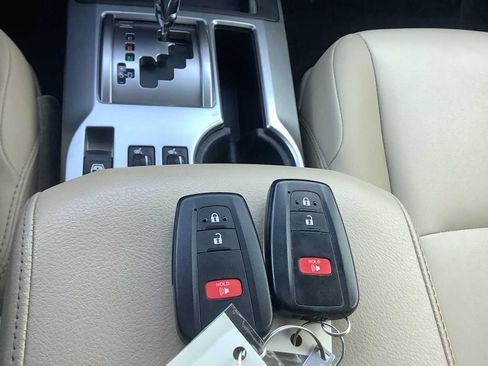 Used 2022 Toyota 4Runner SR5 Premium AWD/4WD image 19