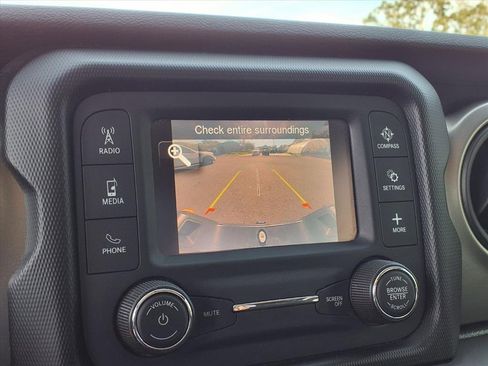 Used 2020 Jeep Gladiator Sport w/ Quick Order Package 24S image 24