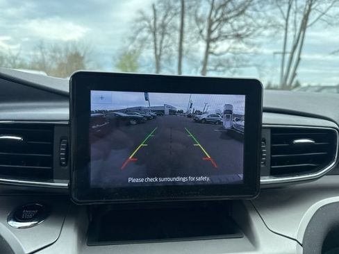 Certified 2022 Ford Explorer XLT w/ Equipment Group 202A AWD/4WD image 28
