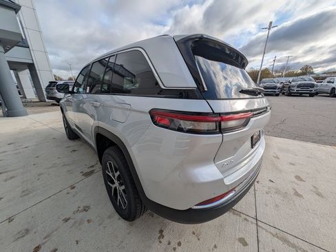 New 2025 Jeep Grand Cherokee Limited image 6