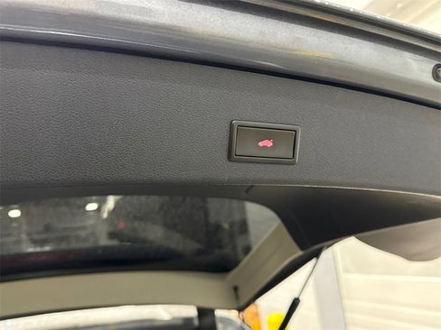 Used 2012 Audi Q5 2.0T Premium Plus w/ Premium Plus Pkg image 12