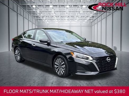 Used 2025 Nissan Altima 2.5 SV FWD image 1