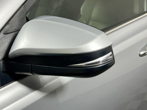 Used 2017 Toyota RAV4 Limited image 12