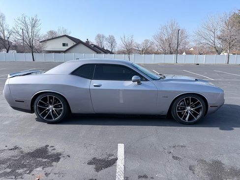 Used 2015 Dodge Challenger R/T w/ Quick Order Package 22B R/T image 6