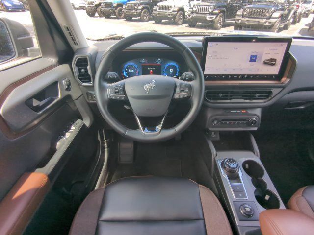 Used 2025 Ford Bronco Sport Outer Banks w/ Outer Banks Tech Package+ AWD/4WD image 17