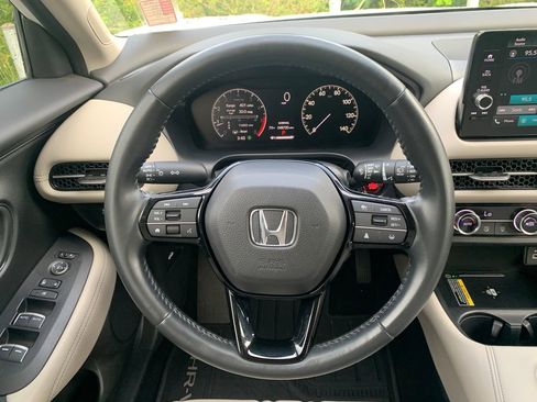Used 2023 Honda HR-V EX-L image 11
