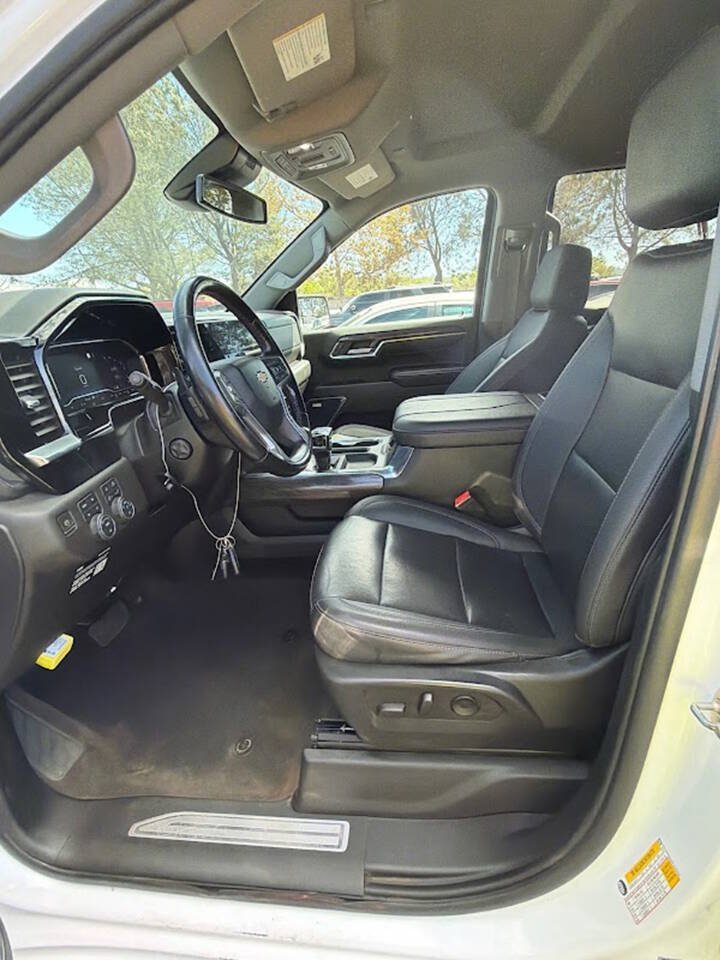 Used 2023 Chevrolet Silverado 1500 LTZ w/ LTZ Convenience Package II AWD/4WD image 11