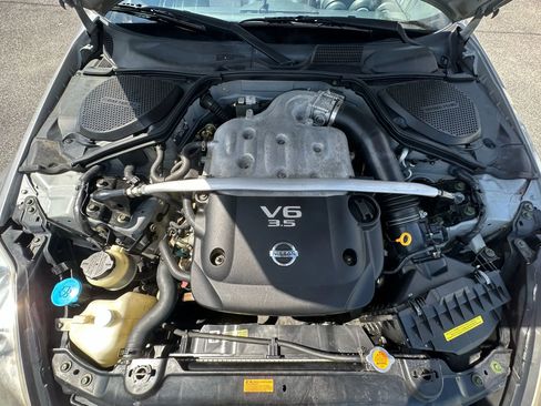 Used 2005 Nissan 350Z Touring image 39