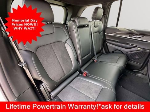 New 2026 Jeep Grand Cherokee Altitude AWD/4WD image 24