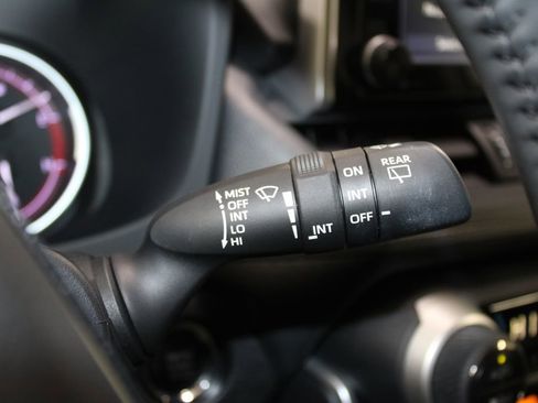 Used 2020 Toyota RAV4 Limited image 40