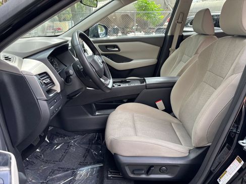Used 2025 Nissan Rogue SV FWD image 23
