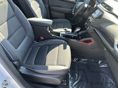 Used 2023 Chevrolet TrailBlazer RS w/ Sun and Liftgate Package image 28