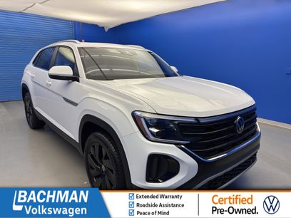 Certified 2025 Volkswagen Atlas Cross Sport SE w/ Panoramic Sunroof Package