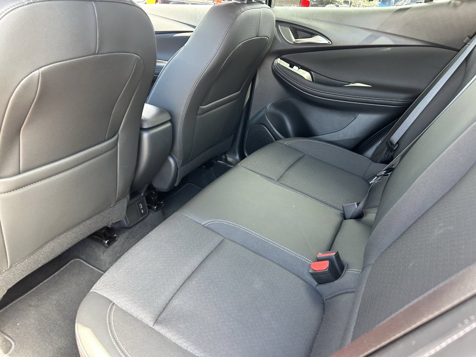 Certified 2024 Buick Encore GX Preferred FWD image 23