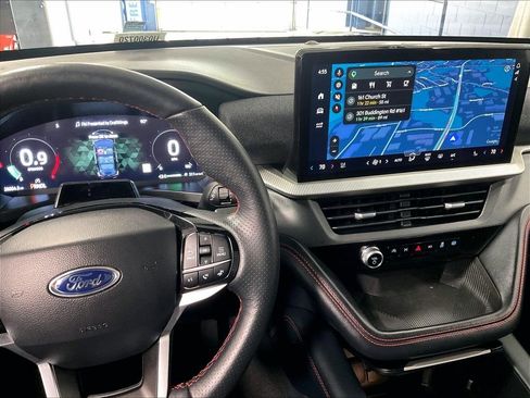 Used 2025 Ford Explorer ST-Line w/ ST-Line Street Pack AWD/4WD image 19
