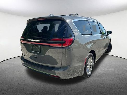 Used 2022 Chrysler Pacifica Touring-L FWD image 14