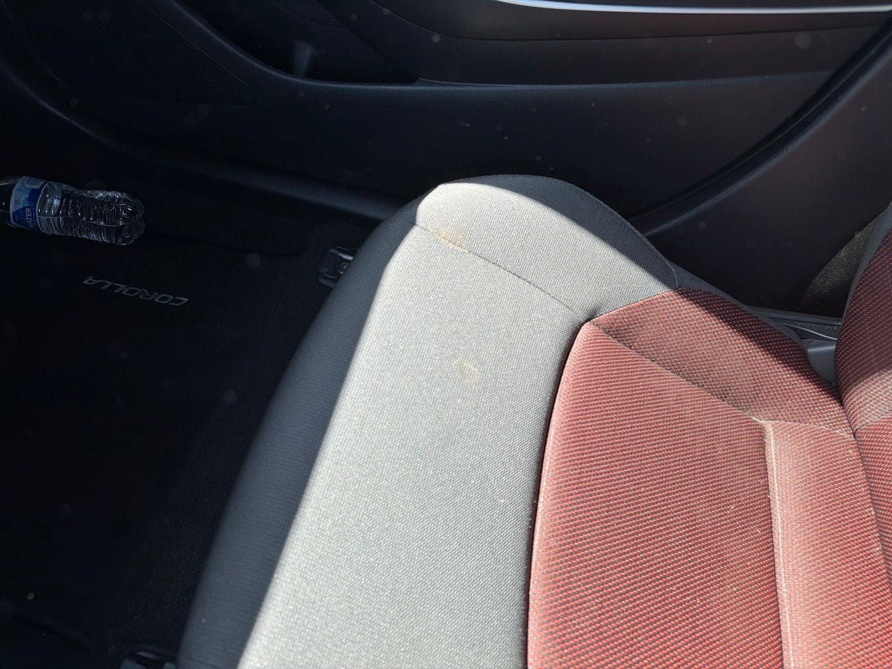 Used 2025 Toyota Corolla SE FWD image 11