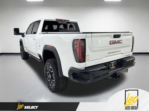 Used 2025 GMC Sierra 2500 AT4X AWD/4WD image 9