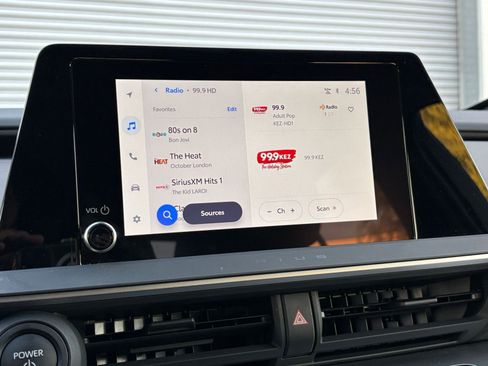 Used 2025 Toyota Prius LE image 21