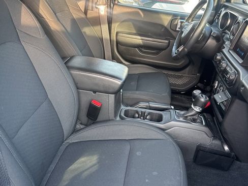 Used 2022 Jeep Wrangler Unlimited Sport image 12