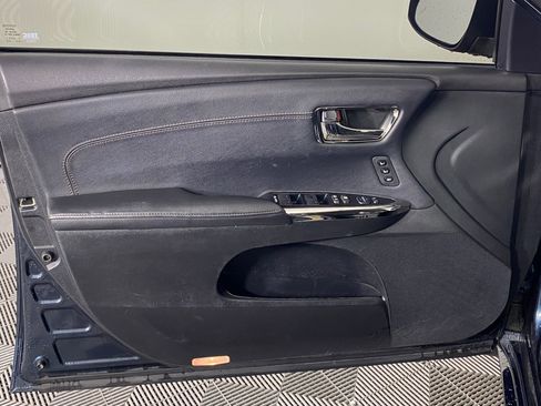 Used 2016 Toyota Avalon XLE Premium image 11