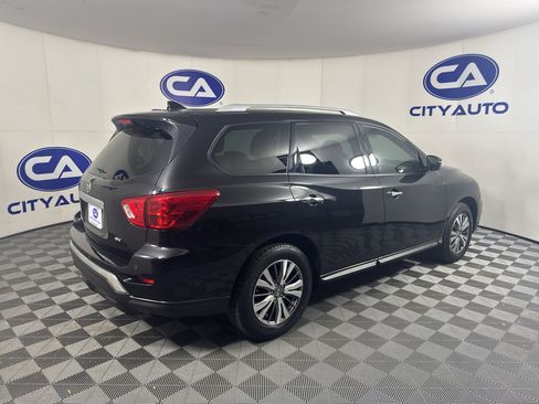 Used 2019 Nissan Pathfinder SV FWD image 3