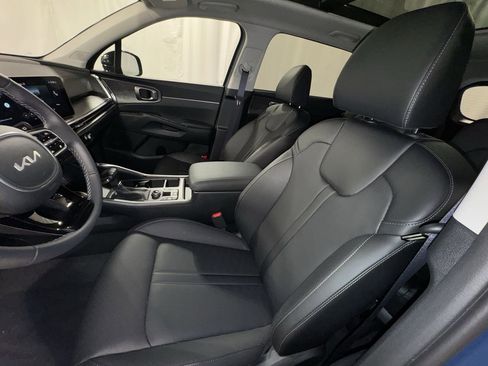 New 2025 Kia Sorento X-Line EX image 13