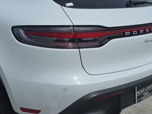 Used 2025 Porsche Macan AWD/4WD image 33