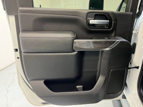 Used 2021 Chevrolet Silverado 2500 LTZ w/ LTZ Plus Package image 30