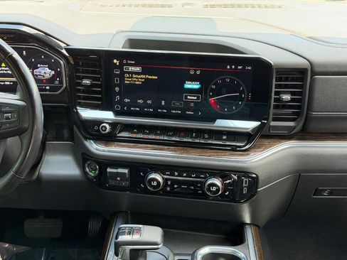 Used 2024 GMC Sierra 1500 Elevation w/ Elevation Premium Package AWD/4WD image 13