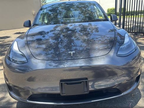 Used 2023 Tesla Model Y Long Range AWD/4WD image 10