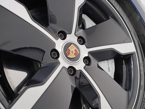 Used 2020 Porsche Taycan image 60